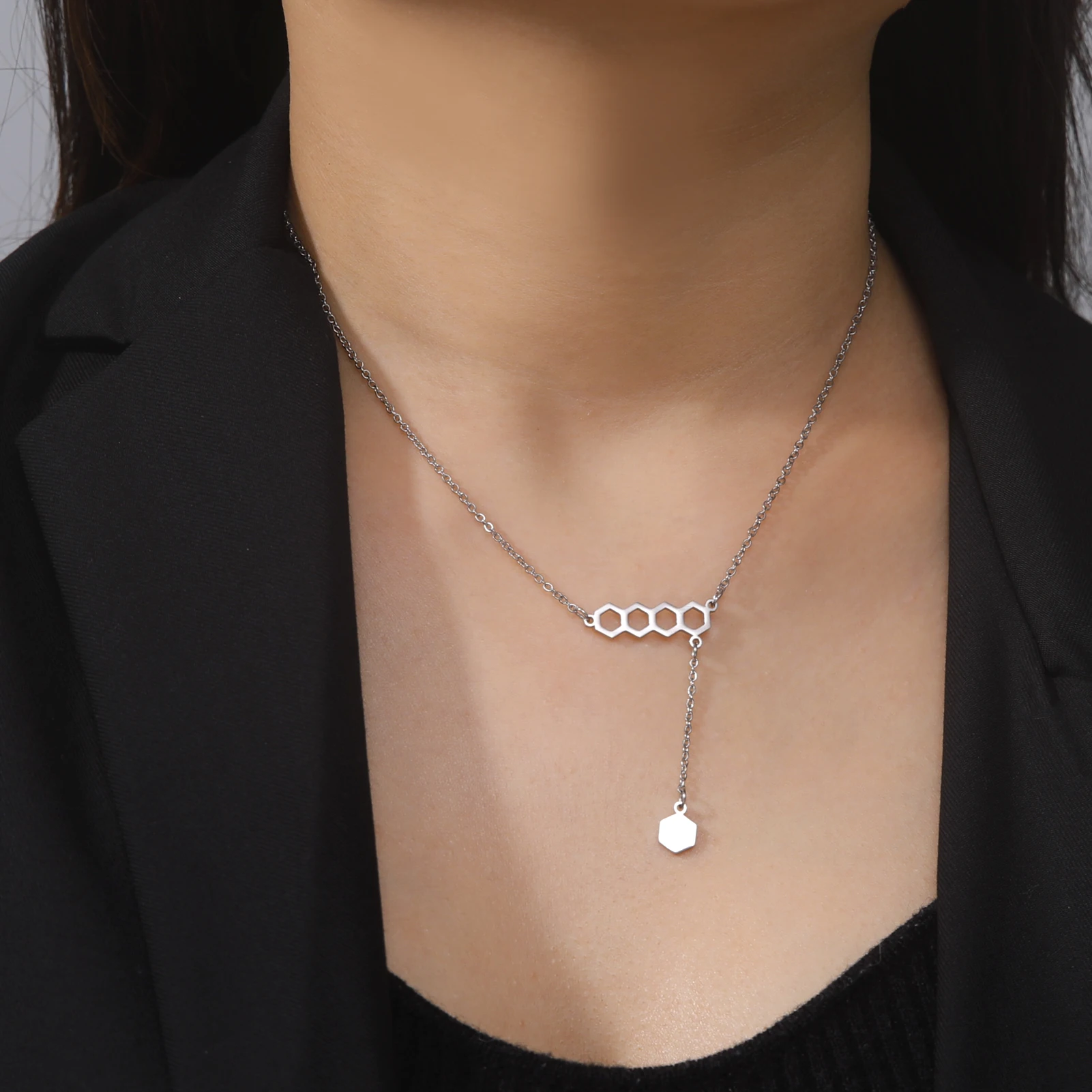 Dreamtimes Шестиугольные параллельные ожерелья с подвесками в виде сот для женщин, новое модное геометрическое ожерелье из нержавеющей стали, ювелирные изделия, подарки Изображение 2