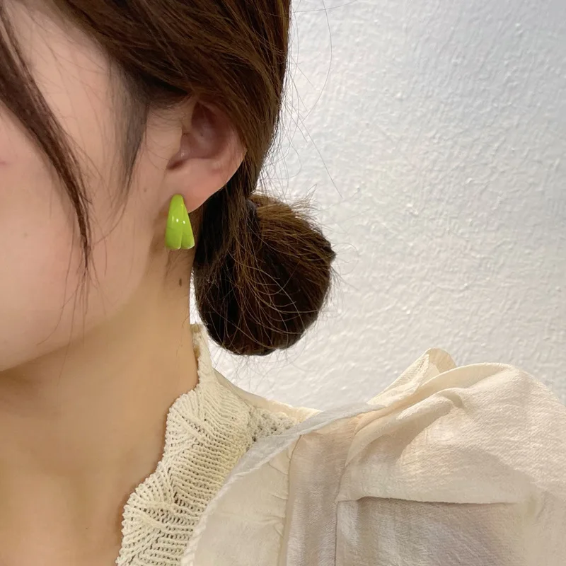 Новые зеленые сережки С-образной формы для женщин, короткие двухслойные серьги-кольца Изображение 0