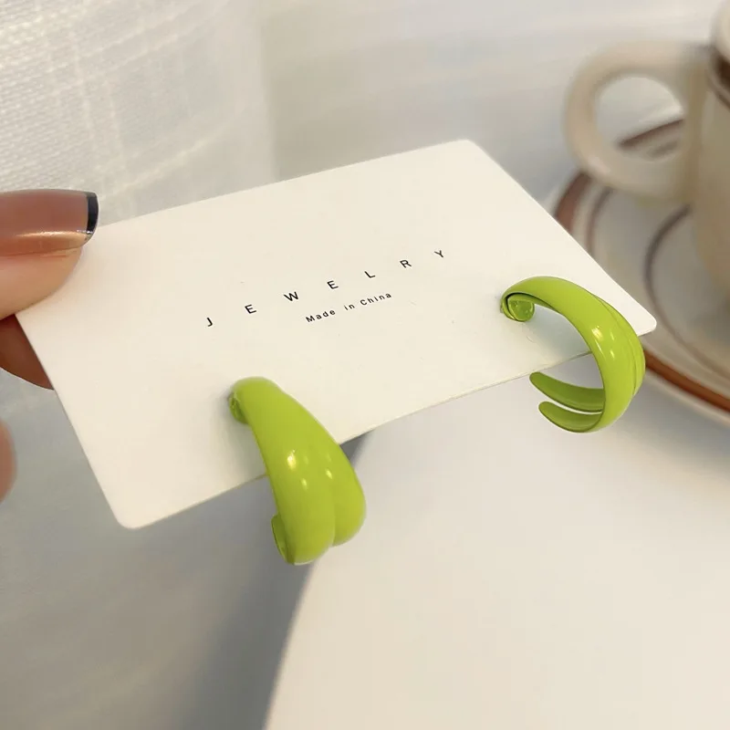 Новые зеленые сережки С-образной формы для женщин, короткие двухслойные серьги-кольца Изображение 1