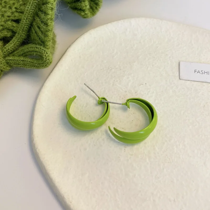 Новые зеленые сережки С-образной формы для женщин, короткие двухслойные серьги-кольца Изображение 3