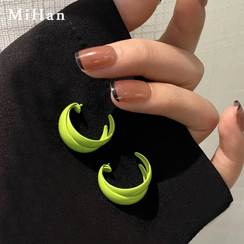 Новые зеленые сережки С-образной формы для женщин, короткие двухслойные серьги-кольца Изображение 5